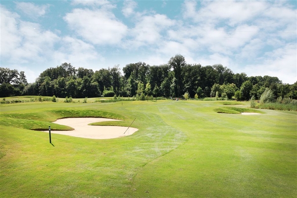 Golfclub en Golfbaan de Lage Mors hebben met een aantal banen in de omgeving hospitality-overeenkomsten afgesloten